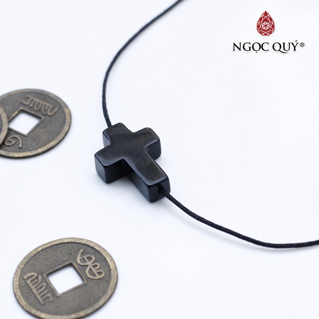 Mặt dây chuyền thánh giá xỏ ngang đá mã não đen - Ngọc Quý