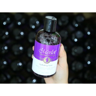 Nước hoa hồng Merlot Hydrating Toner. 236ml
