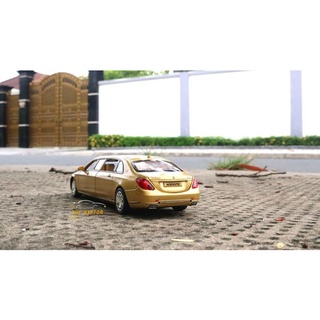 Xe mô hình Mercedes Maybach S650 Pullman 1:32