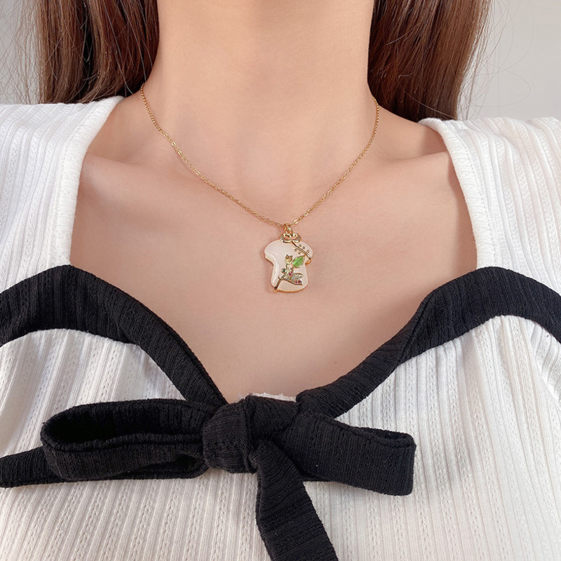 White jade Ao Dai inlaid rhinestone necklace clavicle chain fashion accessories