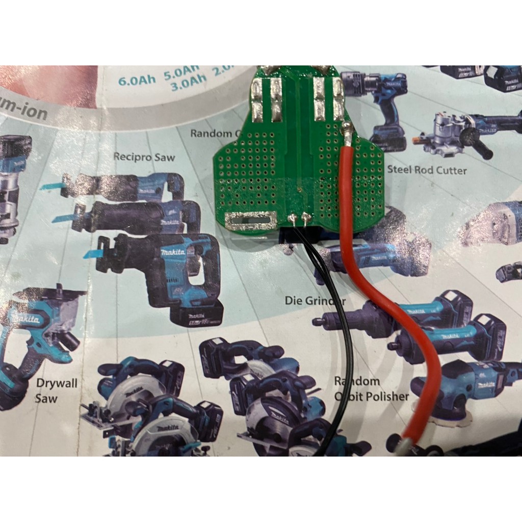 Bộ vỏ pin và mạch pin Bosch 10.8V Li-ion nhận sạc zin. BN.