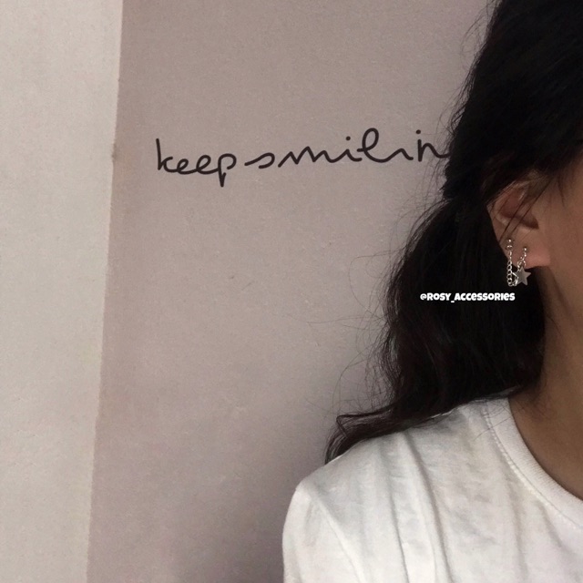 ROSY - KHUYÊN TAI VÀNH 2 LỖ NGÔI SAO