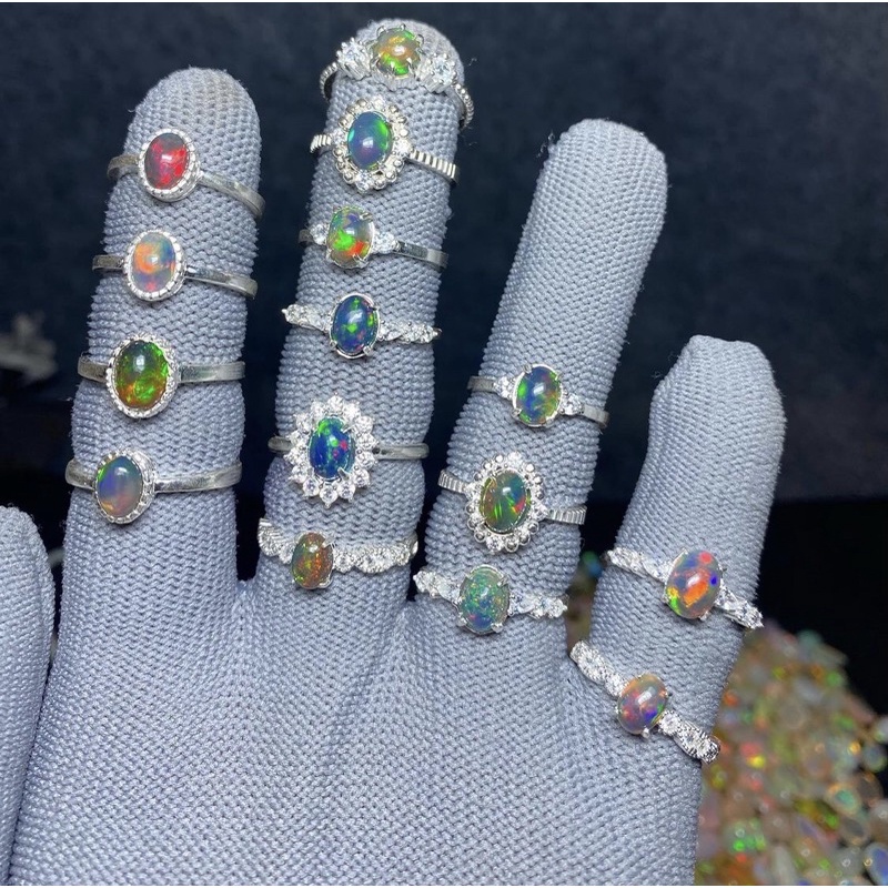 Nhẫn bạc gắn Opal