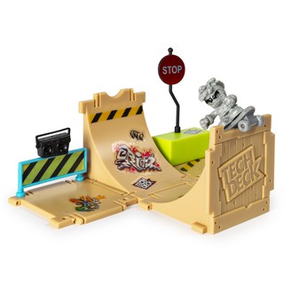 TECH DECK DUDES SKATEBOARDS FINGER BOARDS MINI SKATE PARK