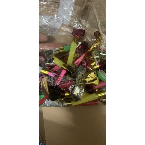 Còi Thổi Vui Nhộn Và Trang Trí Tiệc Sinh Nhật Cho Bé.