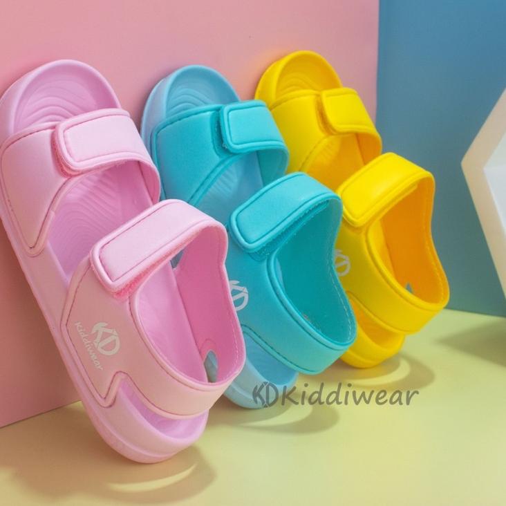 Kiddiwear Giày Sandal Nhẹ Màu Trơn Nhẹ Nhàng Cho Trẻ Em Đi Xe Đạp Leo Núi SG