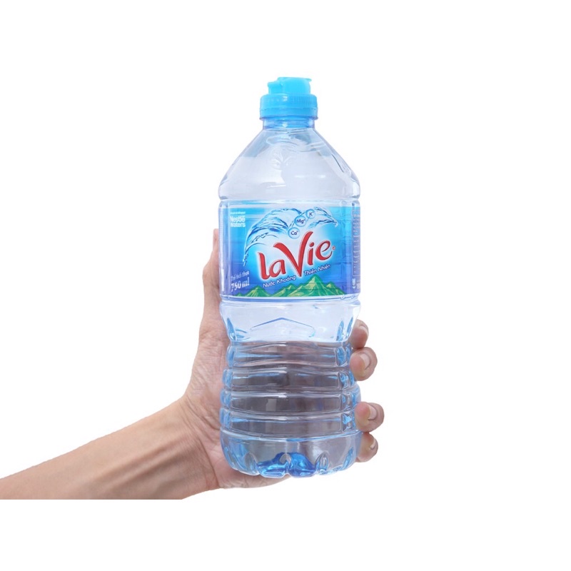 Nước suối Lavie nắp thể thao 750ml