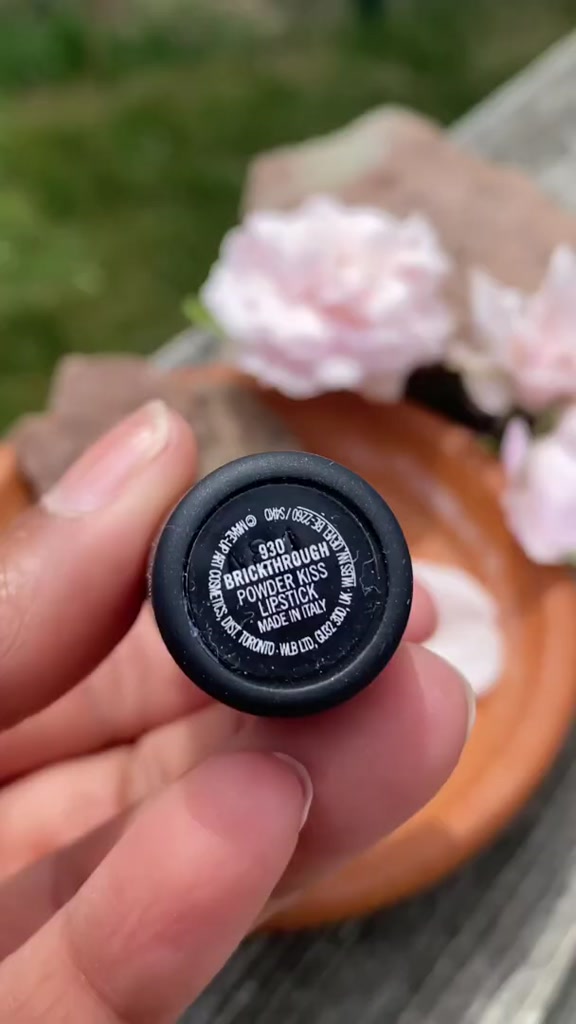 Son Mac Powder Kiss,thỏi son lì Mac với độ bám màu tốt, lên màu chuẩn, chất lì mịn như nhung, đủ các màu hot | BigBuy360 - bigbuy360.vn