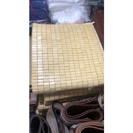 Chiếu trúc đen không viền