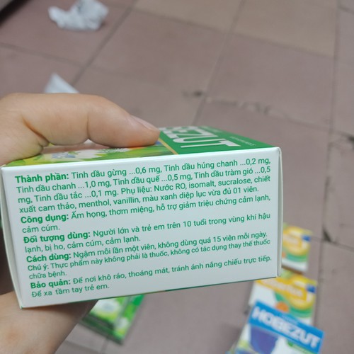 Viên Ngậm Thảo Dược BEZUT Không Đường (5 Vĩ x 4 Viên)