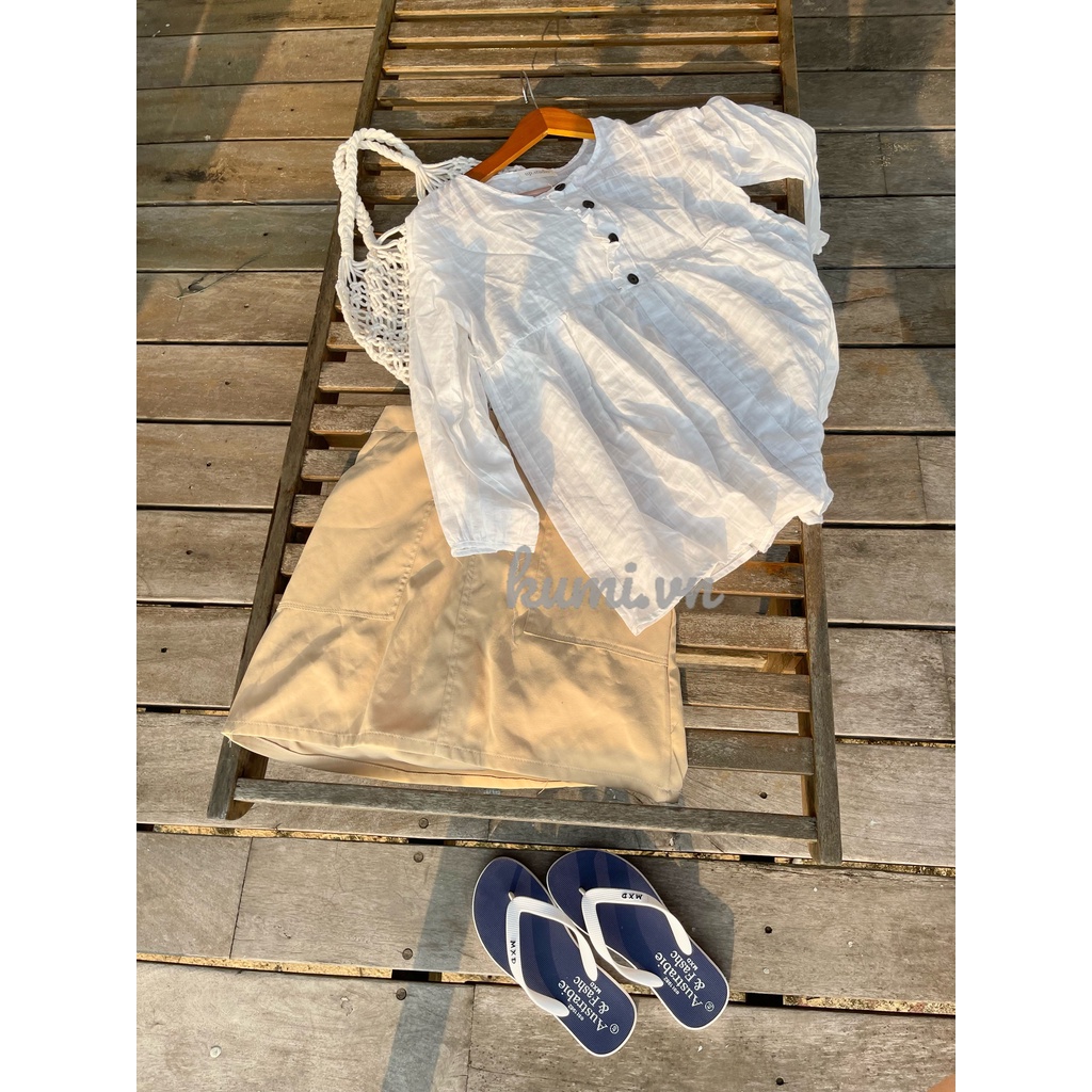 Kumivn đi biển set 3 món áo babydoll trắng, áo 2 quai trong và chân váy be phom rộng