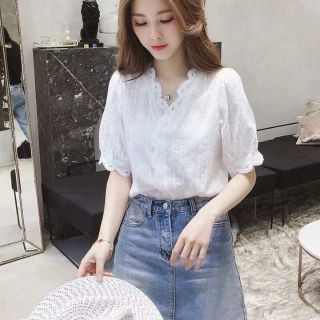 Áo sơmi ren cổ V