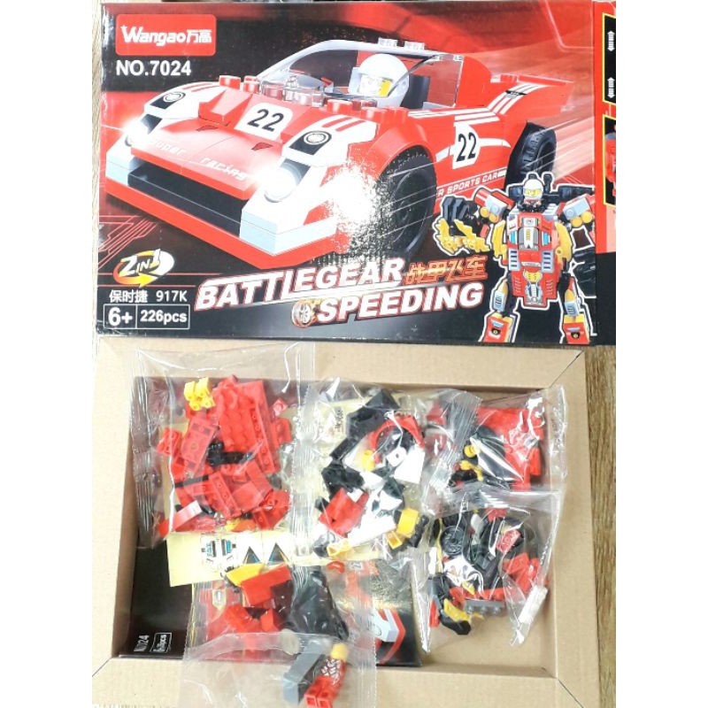 Lắp ráp 1 hộp Lego-Xe chiến tốc độ có nhiều chi tiết bằng nhựa rất đẹp