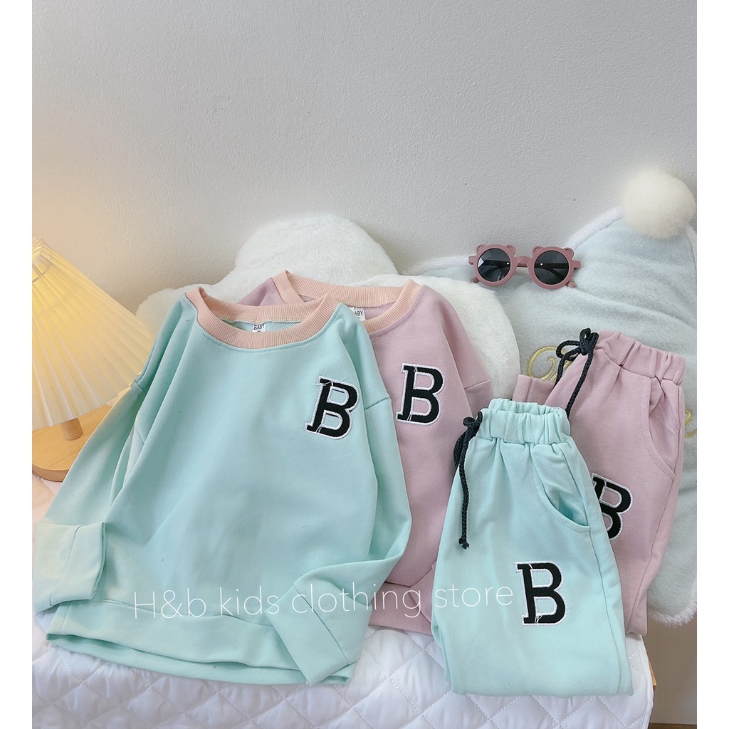 Bộ chữ B da cá chân cua bé gái