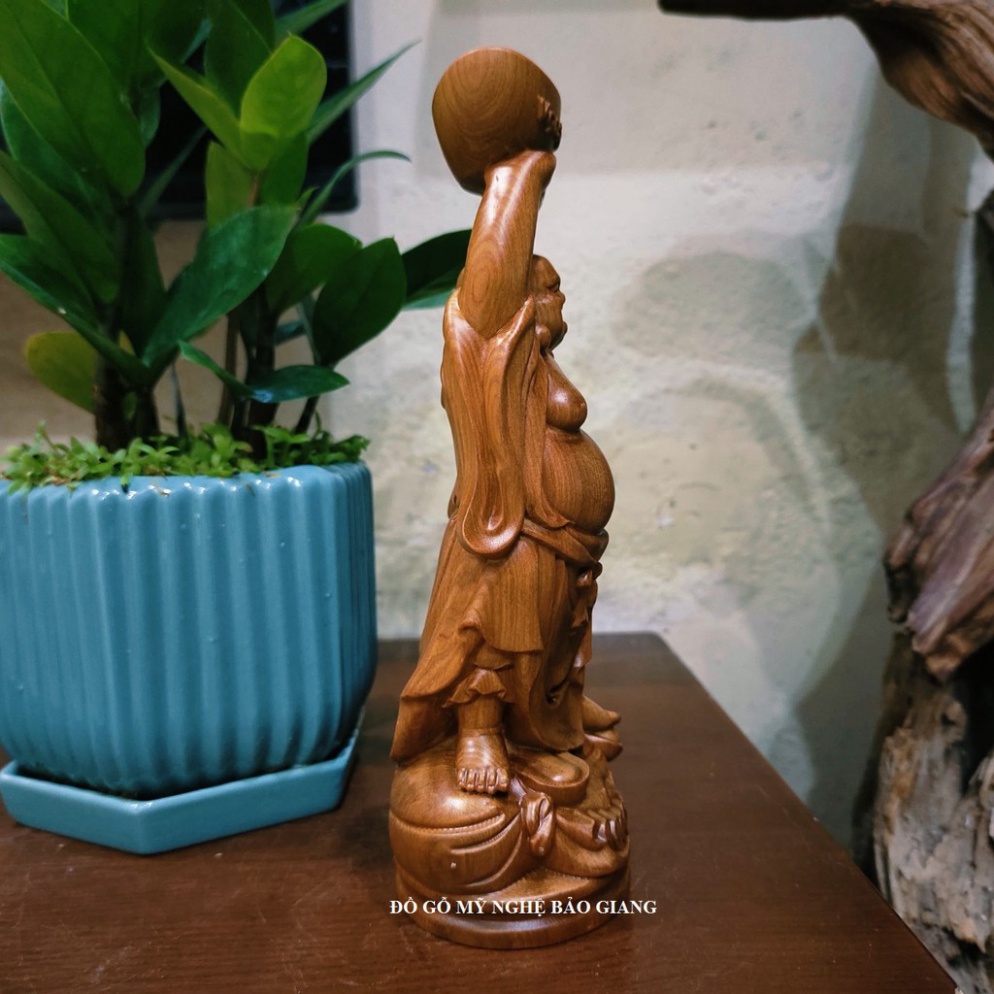 Tượng phật di lặc dâng vàng vạn sự như ý gỗ thơm cao 20 cm