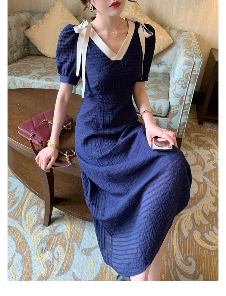 Đầm maxi đính nơ màu trơn thời trang mùa hè nữ tính | BigBuy360 - bigbuy360.vn