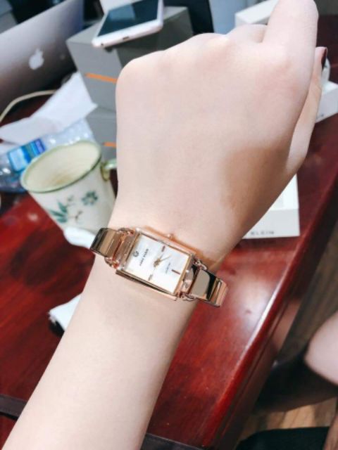 Đồng hồ nữ Anne Klein mặt vuông rất xinh