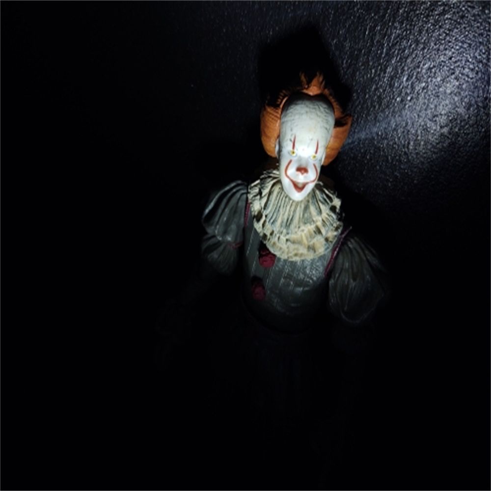 Đồ trang trí Nhân Vật Chú Hề Pennywise 18cm Bằng Pvc