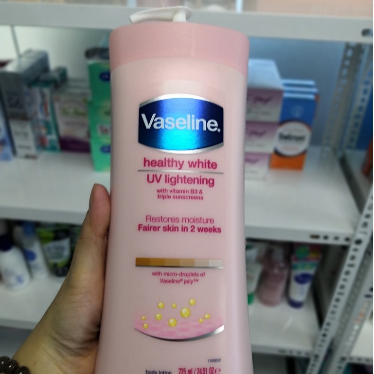 Sữa dưỡng thể VASELINE Daily Brightening Body Lotion 725ml (chai màu hồng) dưỡng trắng toàn thân