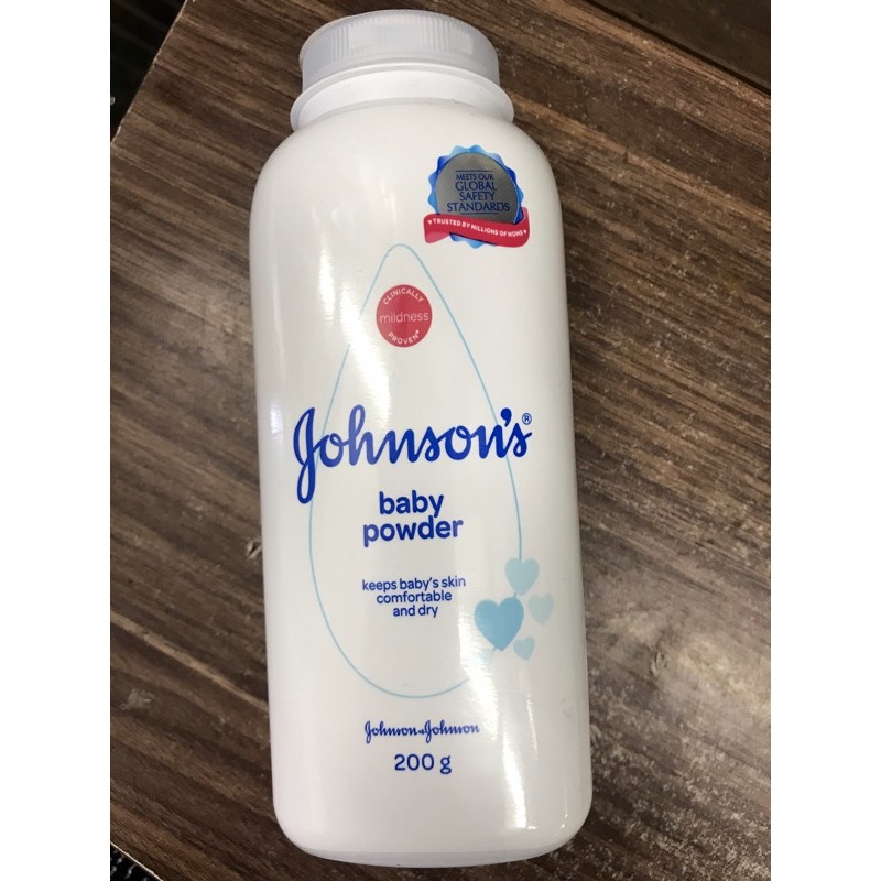 1 chai phấn Johnson’s baby 200g màu trắng