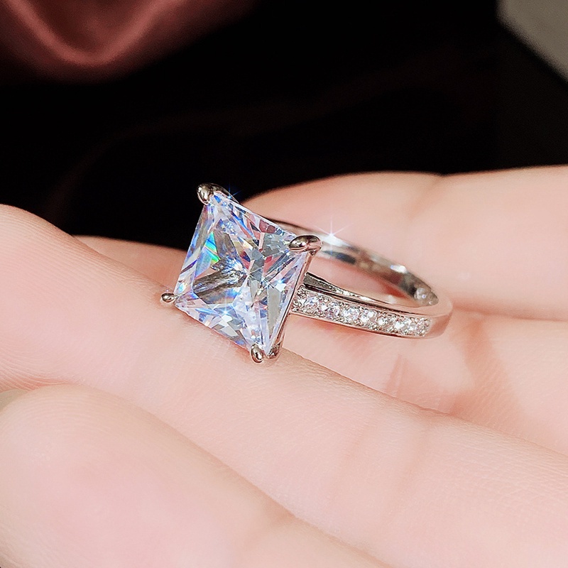 Nhẫn đính đá zircon hình vuông lớn phong cách sang trọng cho nữ