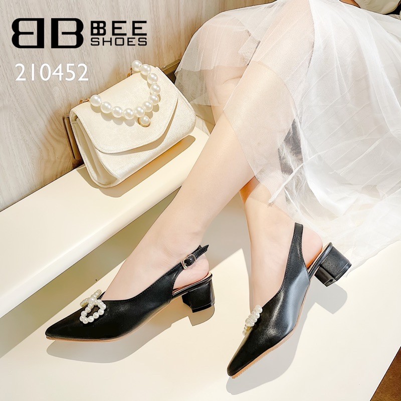 BEESHOES - GIÀY BÚP BÊ NỮ MŨI NHỌN NƠ NGỌC - GIÀY BÚP BÊ NỮ ĐẾ VUÔNG CAO 3 PHÂN SẴN MÀU ĐEN - KEM - TRẮNG 210452