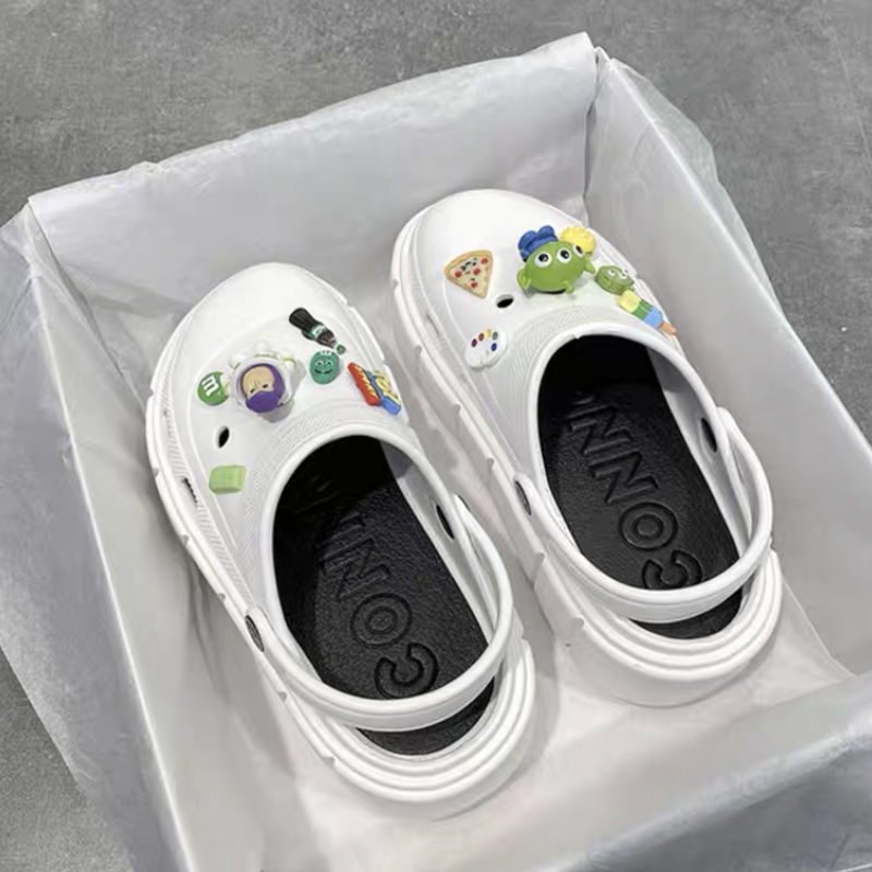 Dép Đi Biển Đục Lỗ Đế Dày In Hoạt Hình Dễ Thương