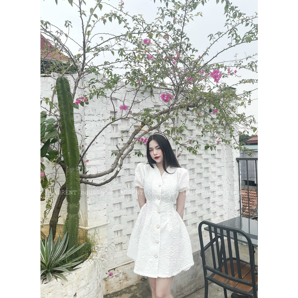 Đầm Dạo Phố Vải Gấm Hoa Phối Nút Mã LRV04 Khoét Eo Cute