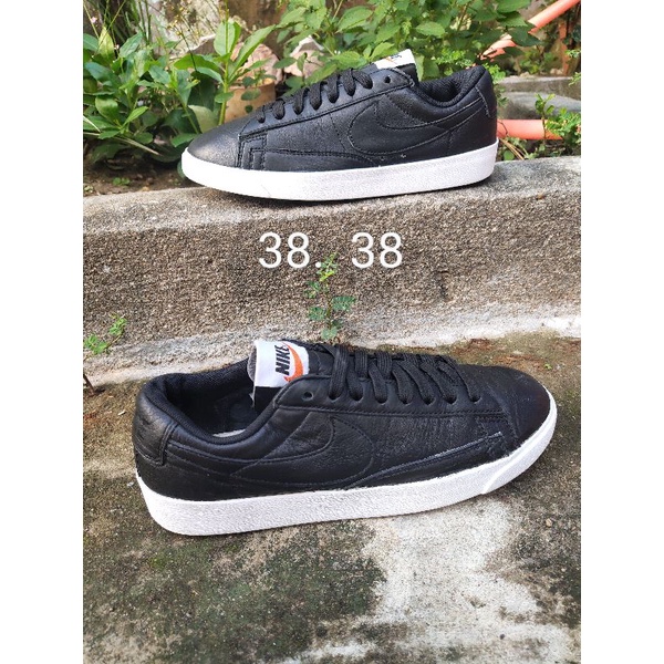 giày thể thao nikeeee 2handdd chính hãng độ mới cao , bao chính hãng , phối màu đẹp bao chính hãng. size38