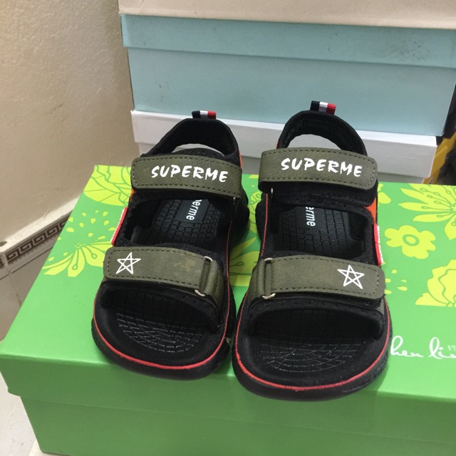 Giày bé trai  com 2 đôi