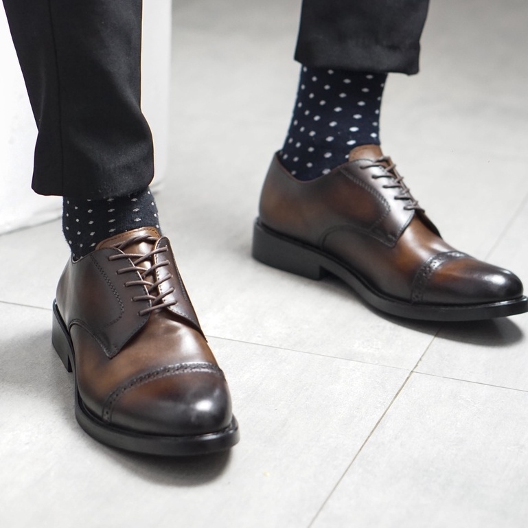 Giày da nam công sở đục lỗ sang trọng mũi tròn có 2 màu nâu và đen da bò thật