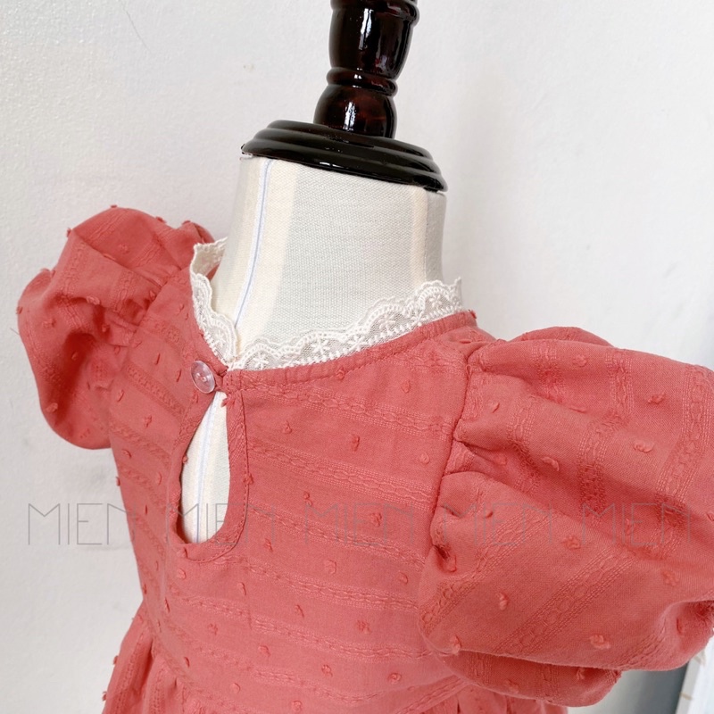 (R11) Bodysuit cổ ren chéo cho bé gái MIEN