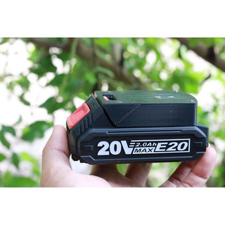 Đế lấy nguồn cho pin Total E20