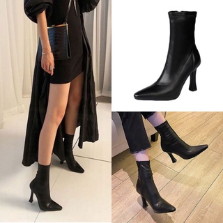 Giày boot cổ ngắn ôm chân đế 8cm màu đen GBCN-29B