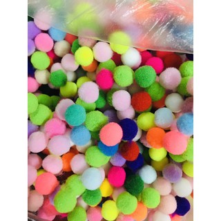 Pompom 1cm , 1,5cm đủ màu