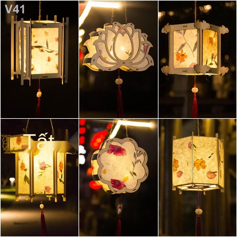 ✕Đèn lồng trẻ em tự làm vật liệu thủ công Hanfu hoa phát sáng di động và giấy cung điện