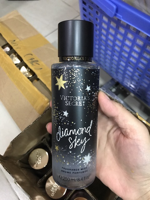 Xịt Toàn Thân Nhũ Victoria’s Secret Love Addict Shimmer 250ml