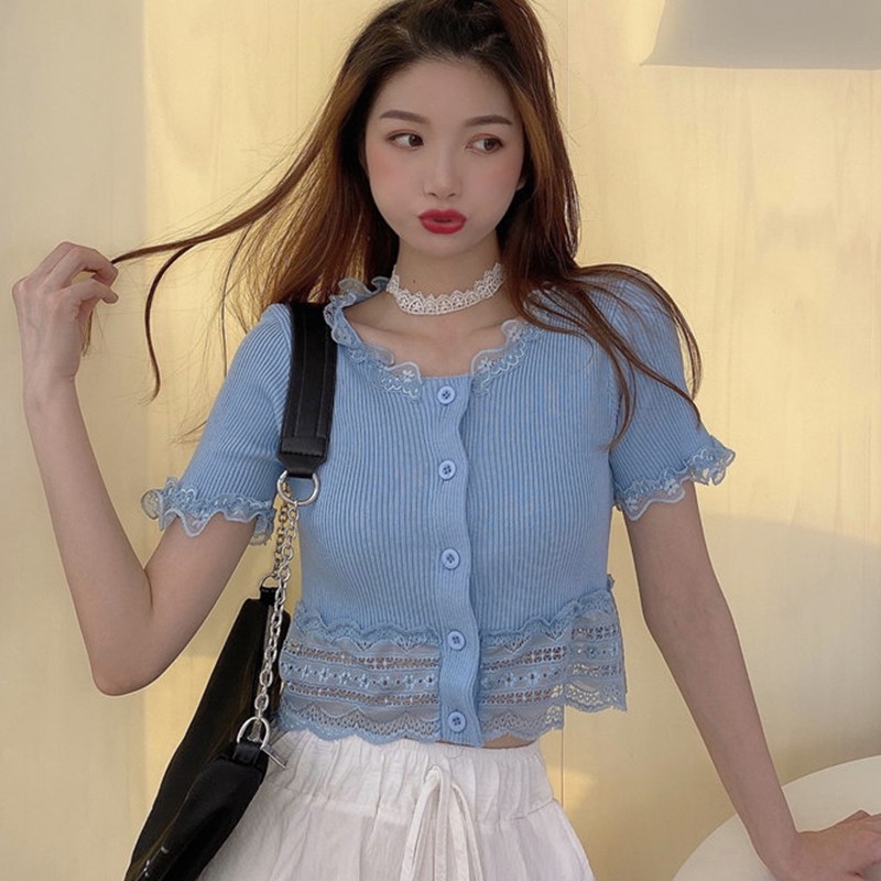 Áo Thun Nữ Tay Ngắn Cổ Tròn Phối Nút Thời Trang