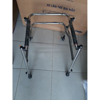 khung tập đi cho trẻ
