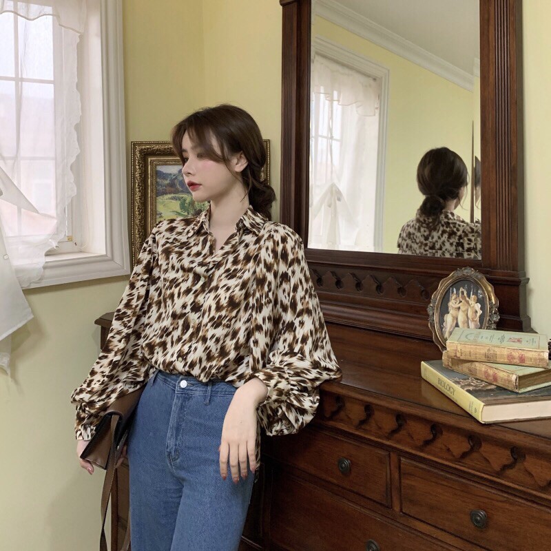 Sơmi voan dài tay hoạ tiết báo cổ bẻ