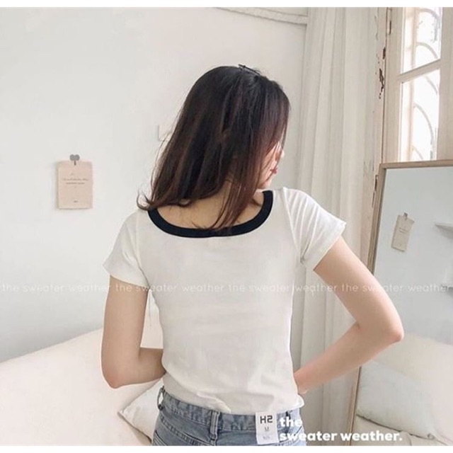 Áo croptop màu trắng viền đen