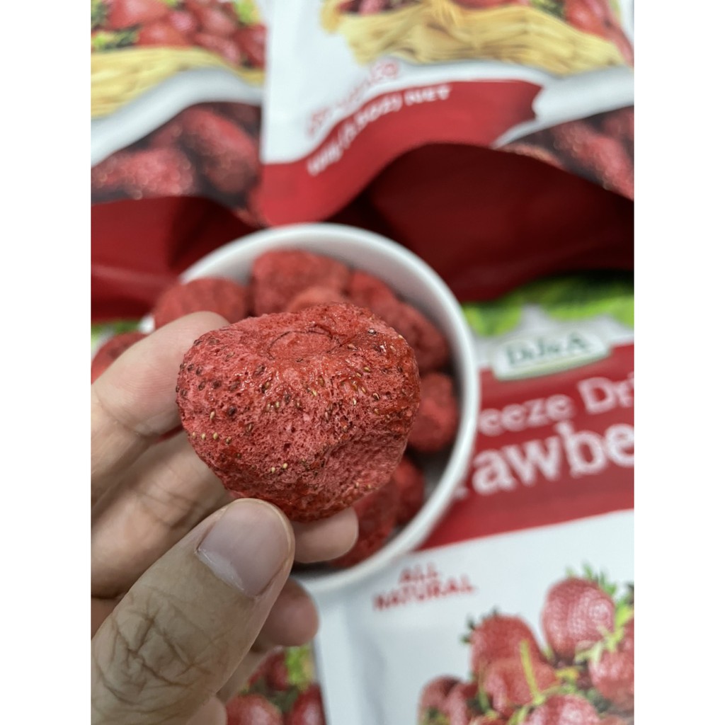 ⭐ Dâu Tây sấy khô nguyên trái DJ&A 100g ⭐Nhập Khẩu Chính Ngạch Australia ⭐ 100g | BigBuy360 - bigbuy360.vn
