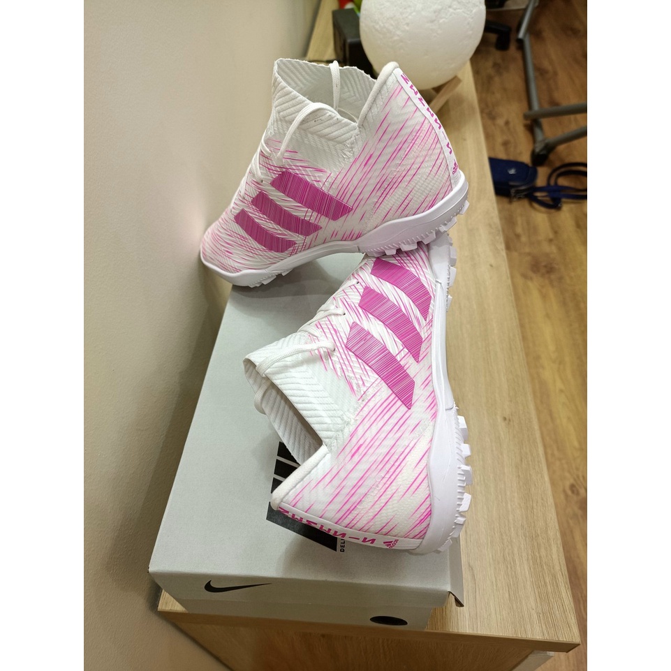 Giày Bóng Đá Sân Cỏ Nhân Tạo TQ Nemeziz 18.3 TF Màu Hồng Chống nước tốt, độ bền rất cao