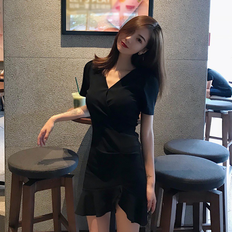 Đầm tay ngắn cổ chữ V thiết kế độc đáo cho phái nữ