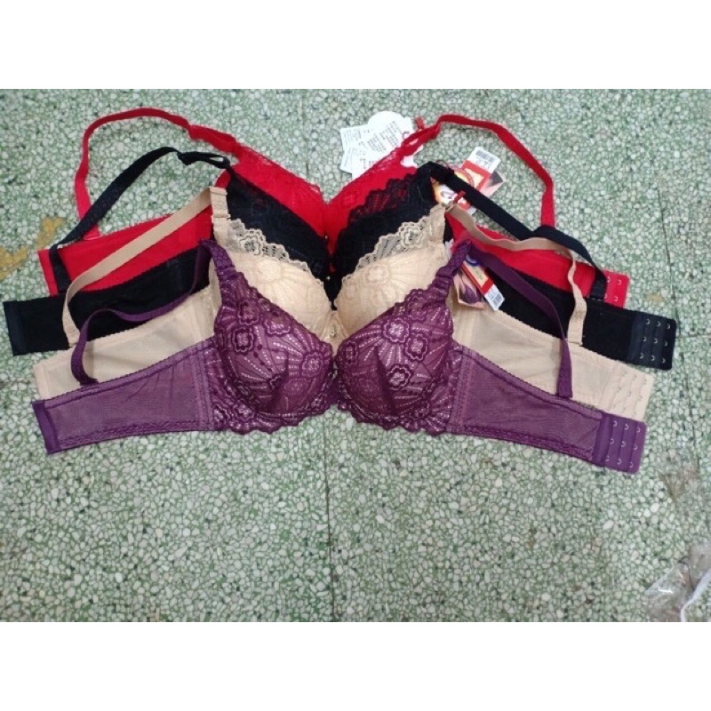 (Siêu phẩm mang tên 2155 )nâng ngực xuất sắc có gọng nhựa mềm.ảnh thật video Shop tự quay ạ