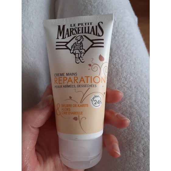 Kem dưỡng da tay Le Petit Marseillais Reparation chiết xuất bơ hạt mỡ, lô hội và sáp ong