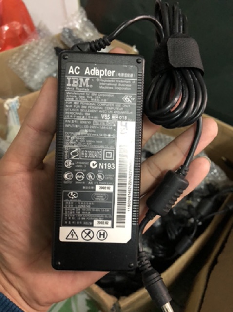 Sạc 16v 4.5a ibm cũ zin theo máy
