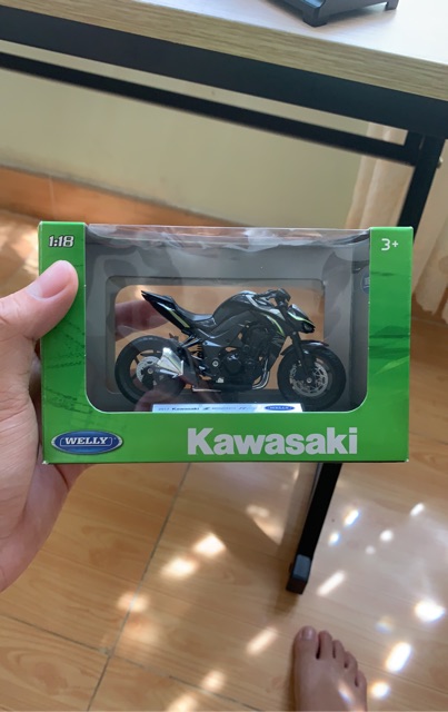 Xe mô hình môtô kawasaki z1000 1/18
