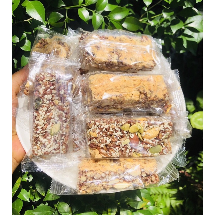[siêu rẻ] Thanh Gạo Lứt mix hạt Granola hỗ trợ giảm cân, Eatclean và ăn vặt healthy 300gr