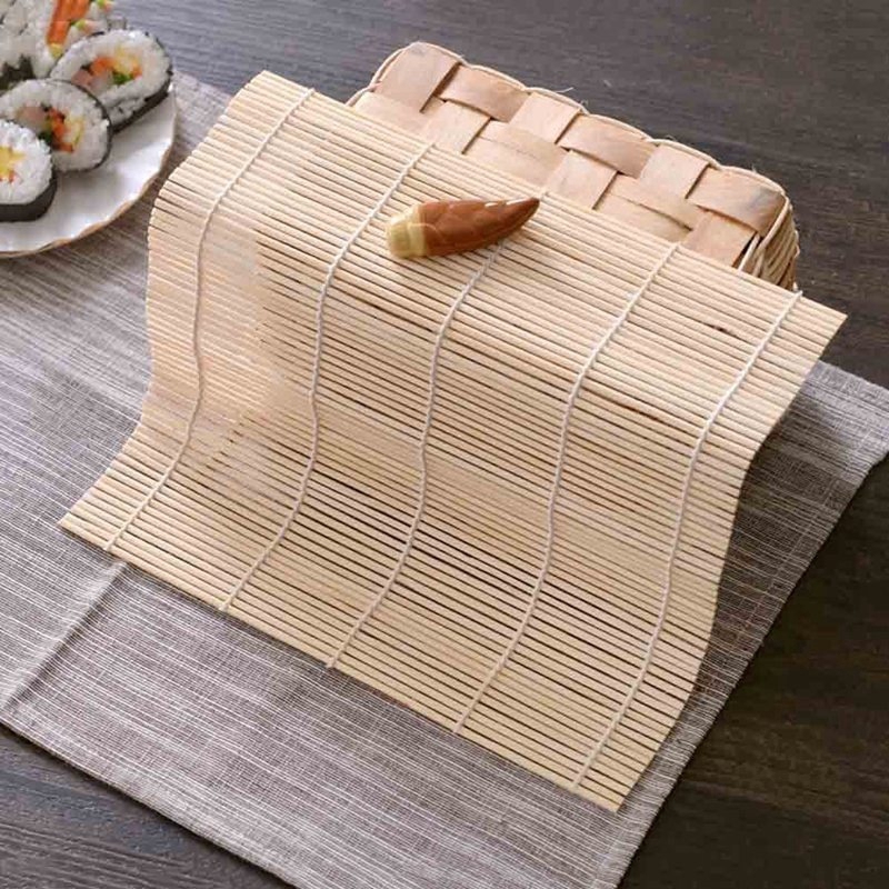 wu929_5511185  Dụng cụ cuốn sushi bằng tre